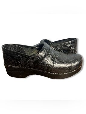 Dansko Professional Black Tooled Floral Embossed Leather Clog Sz EU 39 US 8.5